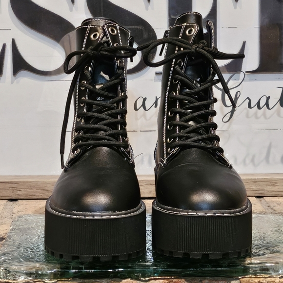 Divided H&M Chunky Combat Moto Side Zip Boots Wmns 7 - Picture 2 of 10